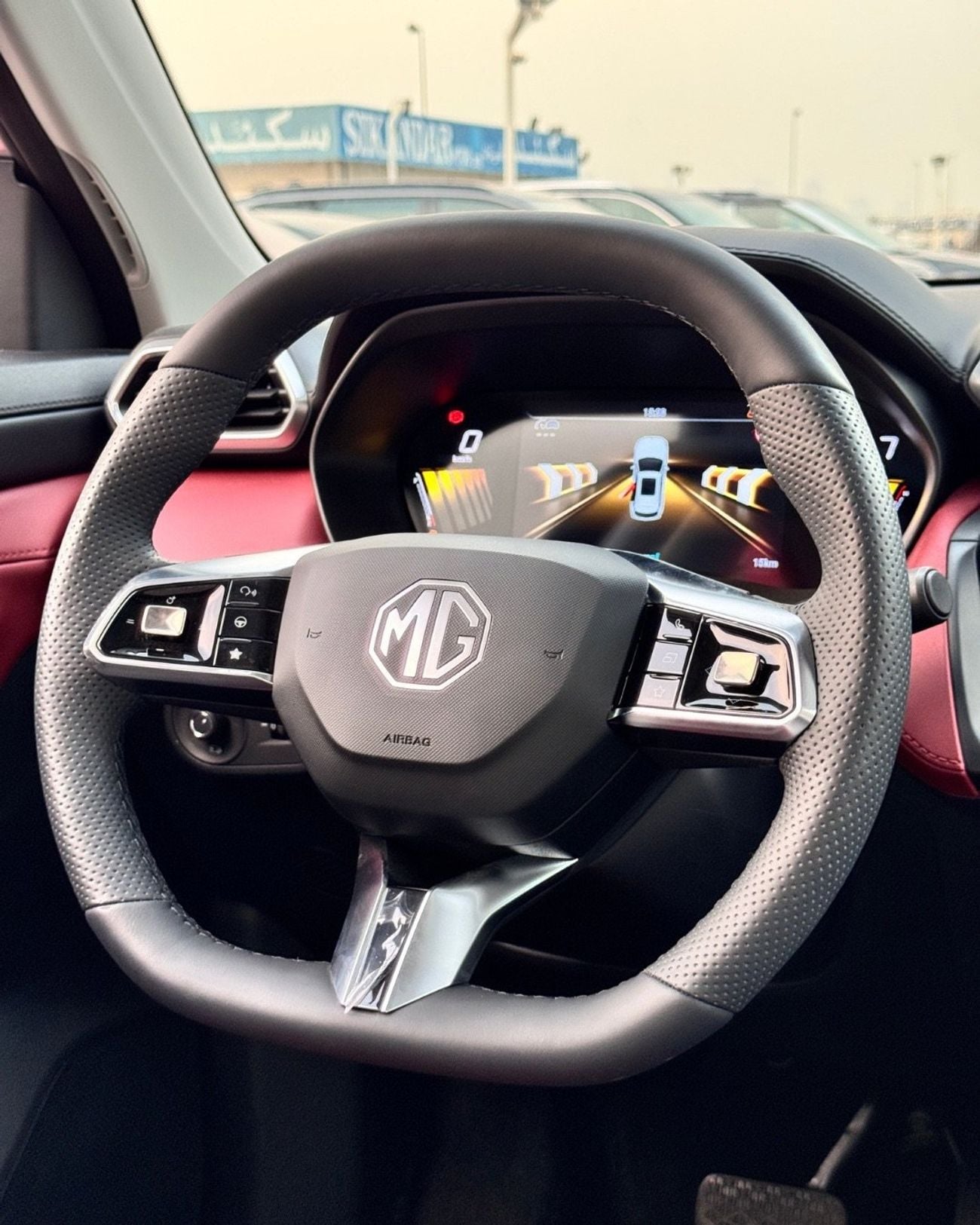 أم جي ZS LUX
