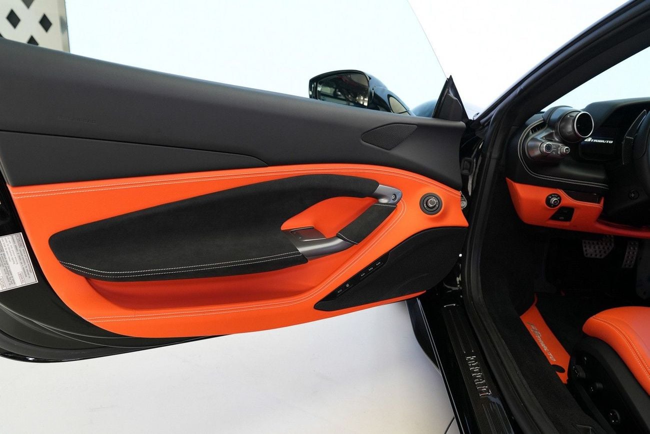 Ferrari F8 Tributo STANDARD