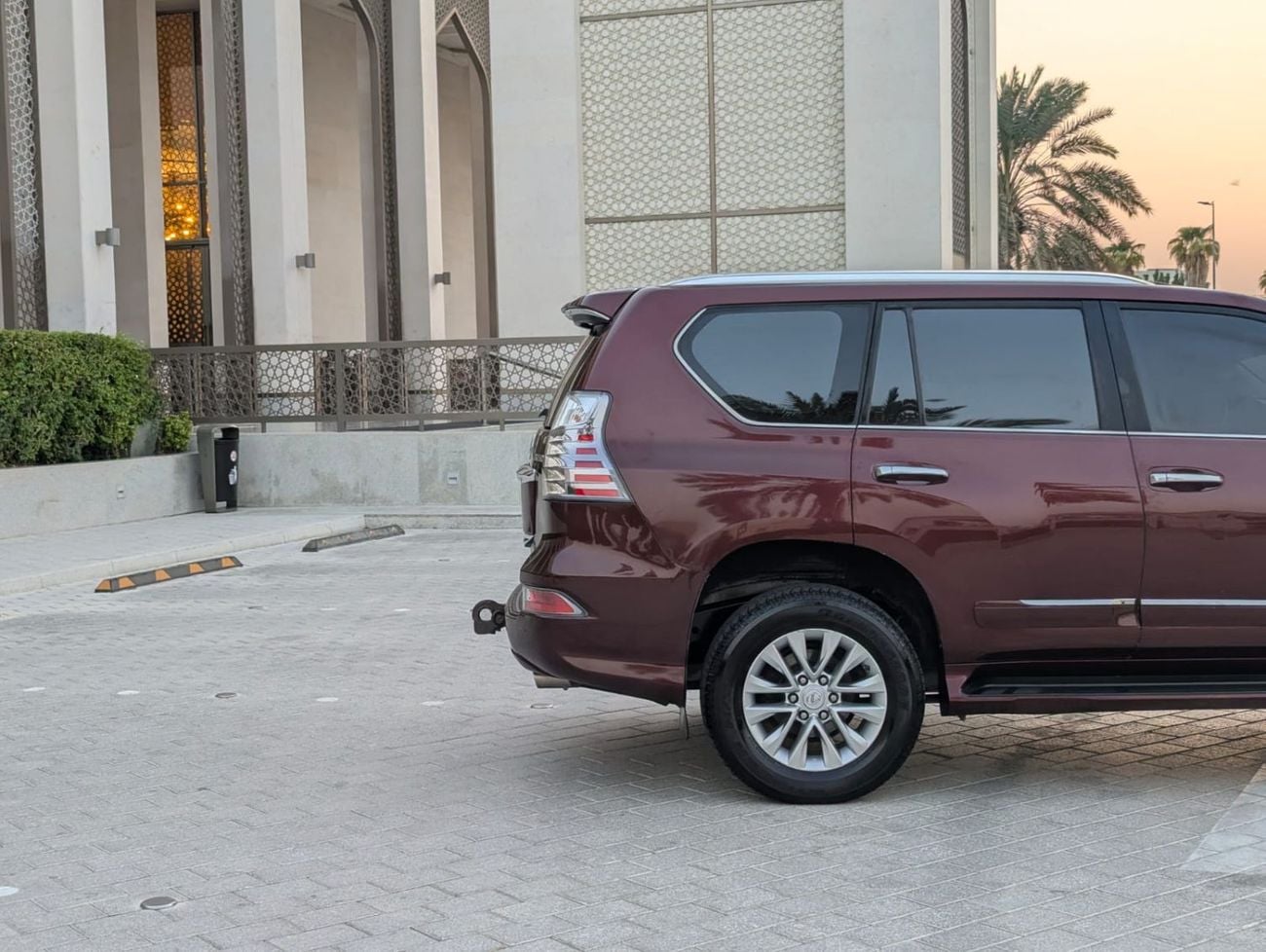 لكزس GX 460 PREMIER مواصفات خليجية، محرك V6، حالة داخلية وخارجية ممتازة