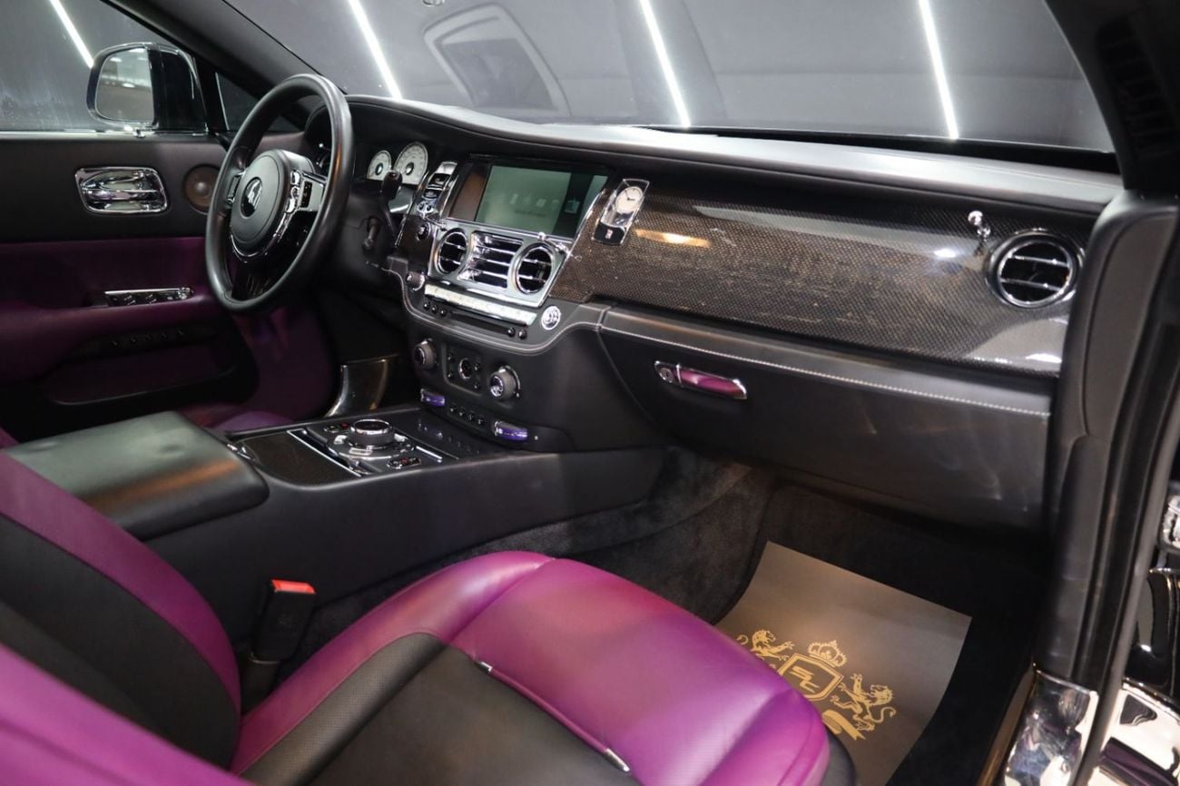 Rolls Royce Wraith Black Badge, Starlight Healiner, Two-Tone Interior, GCC Specs!!