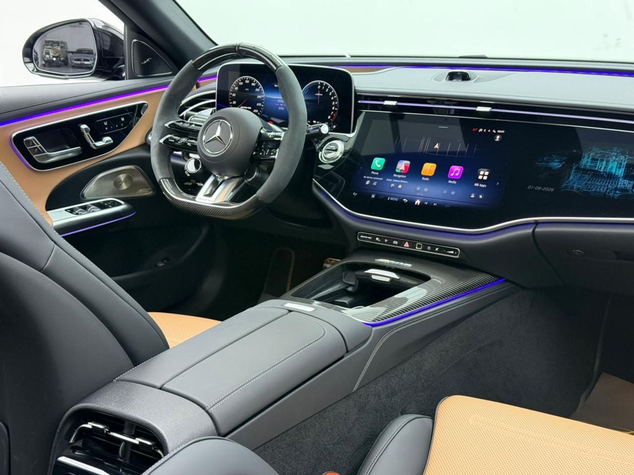 مرسيدس بنز E 53 AMG 4MATIC+ HIGH مرسيدس بنز E53 S AMG موديل 2026، ضمان مرسيدس بنز حتى 2030، مقصورة داخلية من ألياف الكربون، عداد كيلو