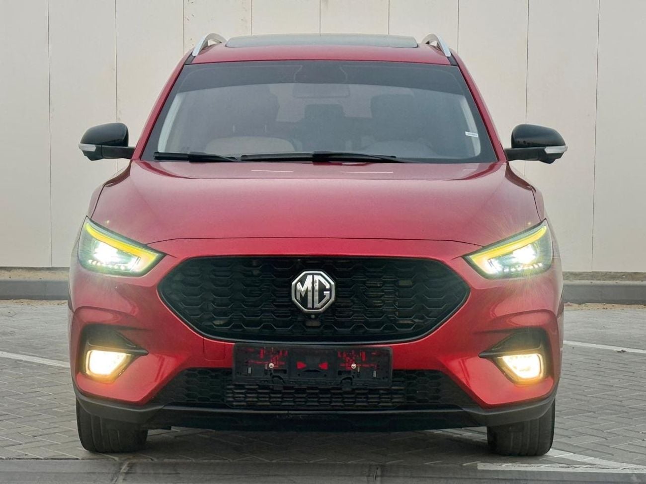 MG ZS LUX