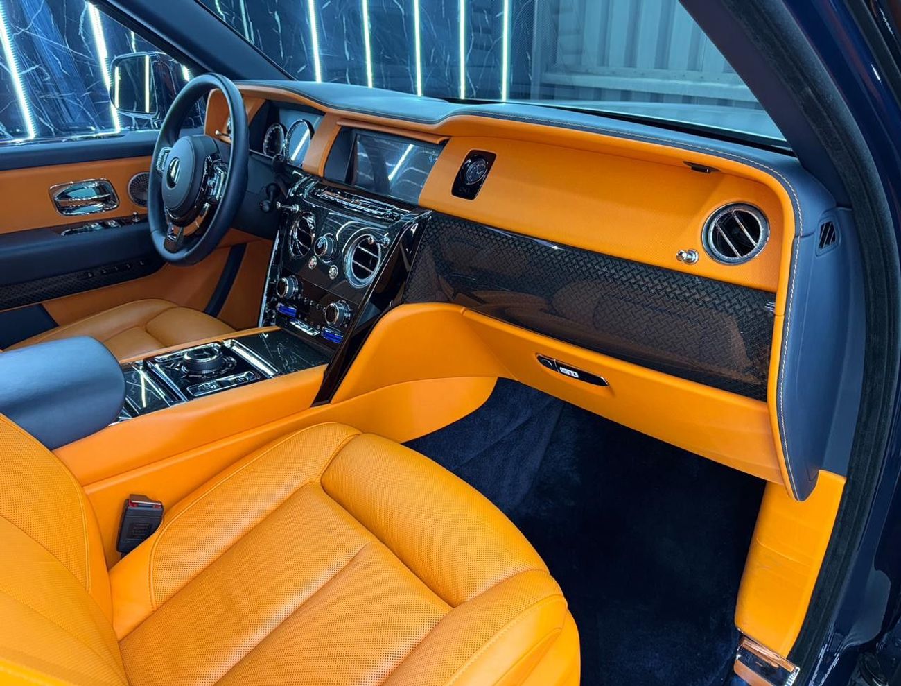 رولز رويس كولينان Black Badge 6.75L, V12, 8-Speed Automatic, AWD