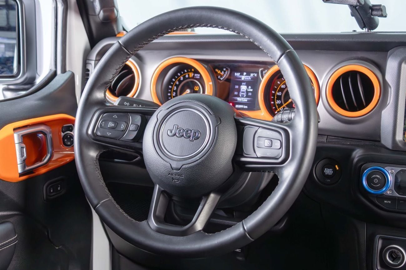 Jeep Wrangler Unlimited SPORT 3.6L A/T (5 Seater) GCC-Upgraded-FSH--Jeep warranty till 10/2027 and Jeep serv