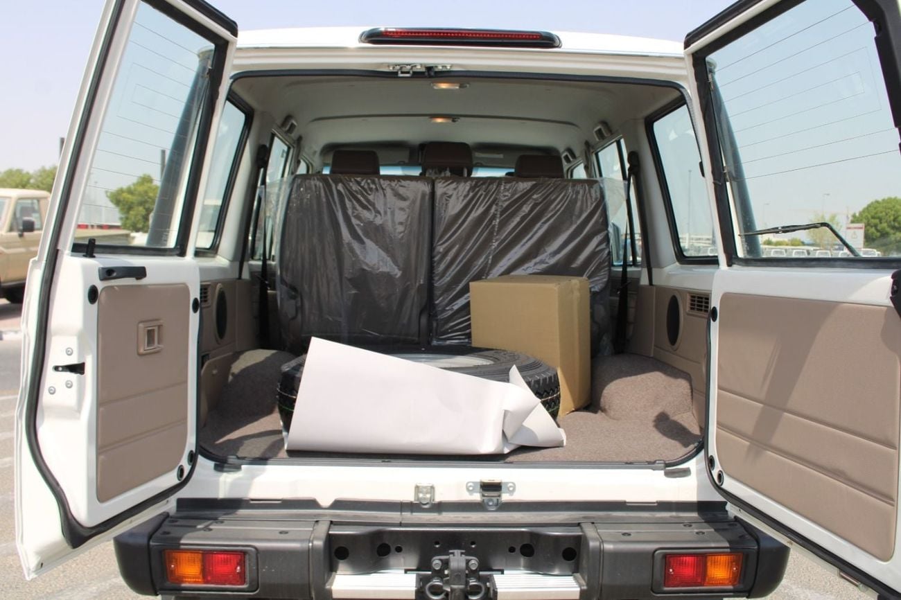 Toyota Land Cruiser 70 LC76 LX
