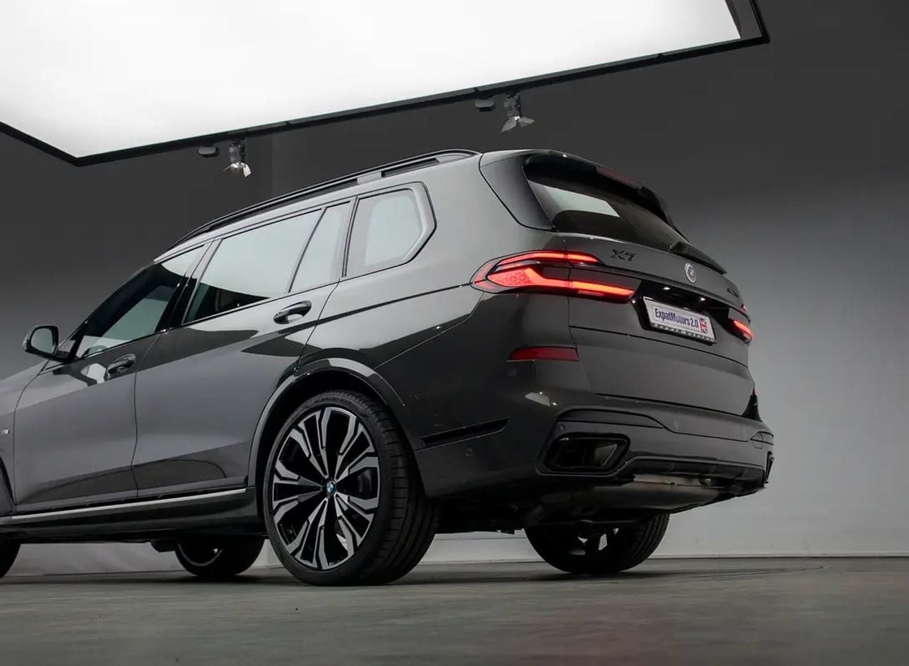 BMW X7 XDRIVE40I M SPORT Warranty + Service Package • Full Service History • GCC