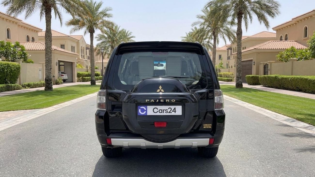 ميتسوبيشي باجيرو GLS هايلاين كارس24 هي سوق ضخم للسيارات المستعملة موثوق ومضمون ٪كارس24 هي سوق ضخم للسيارات المستعملة موثوق ومضمون