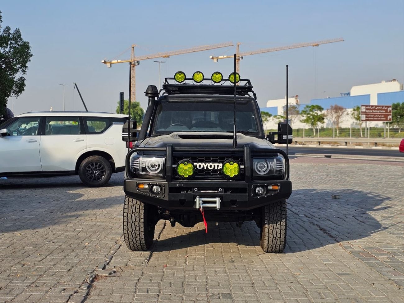 تويوتا لاند كروزر بيك آب Standard 1VD-FTV 4.5L V8 Diesel Engine Manual Gear 4WD 5 Seats 4 Doors