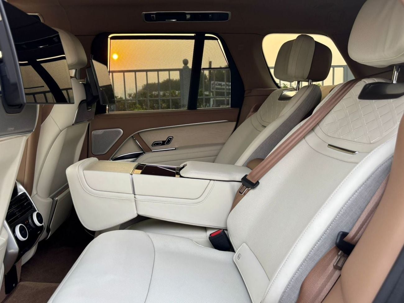لاند روفر رينج روفر SV LWB P615