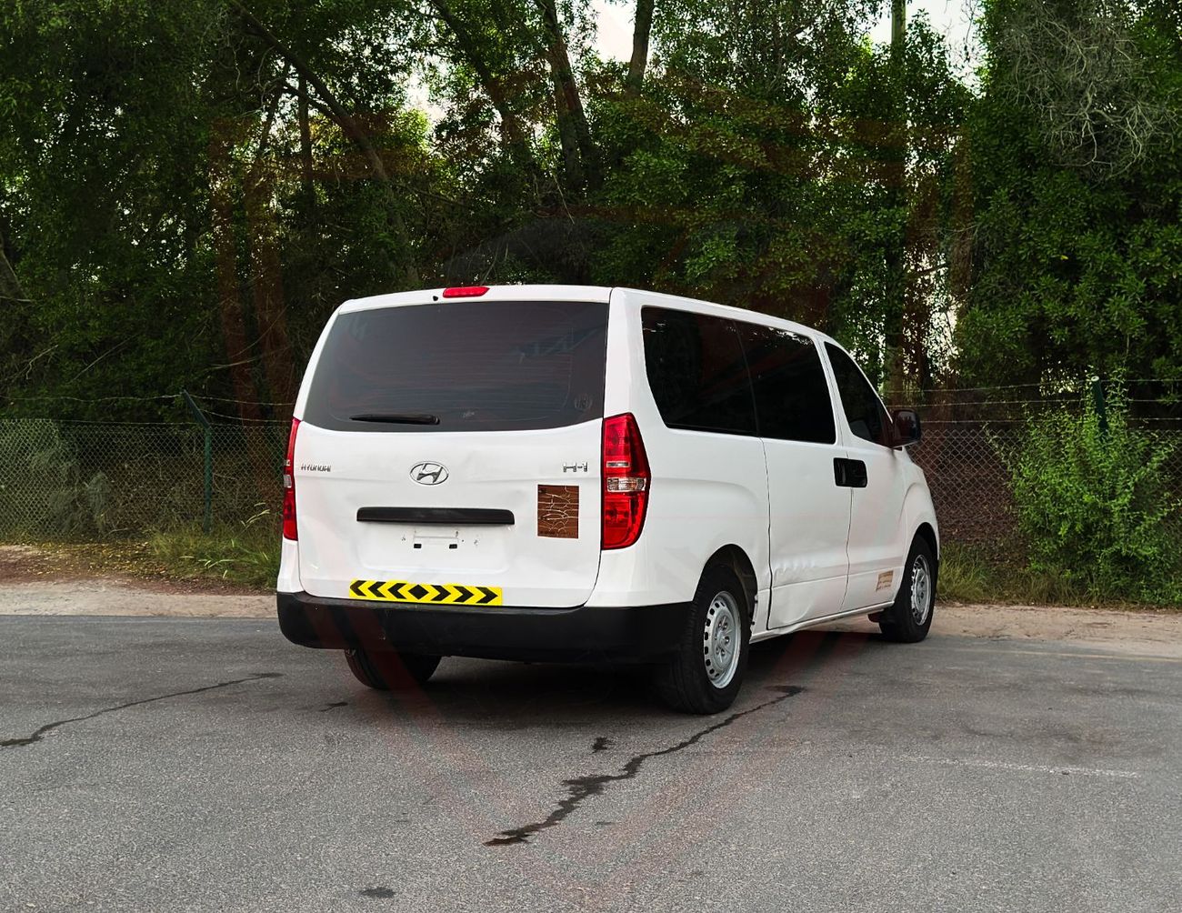Hyundai H-1 GL Hyundai H1 2021 | 2.4L V4 | GCC Specs | Accident-Free | Excellent Condition | AED 907/Month