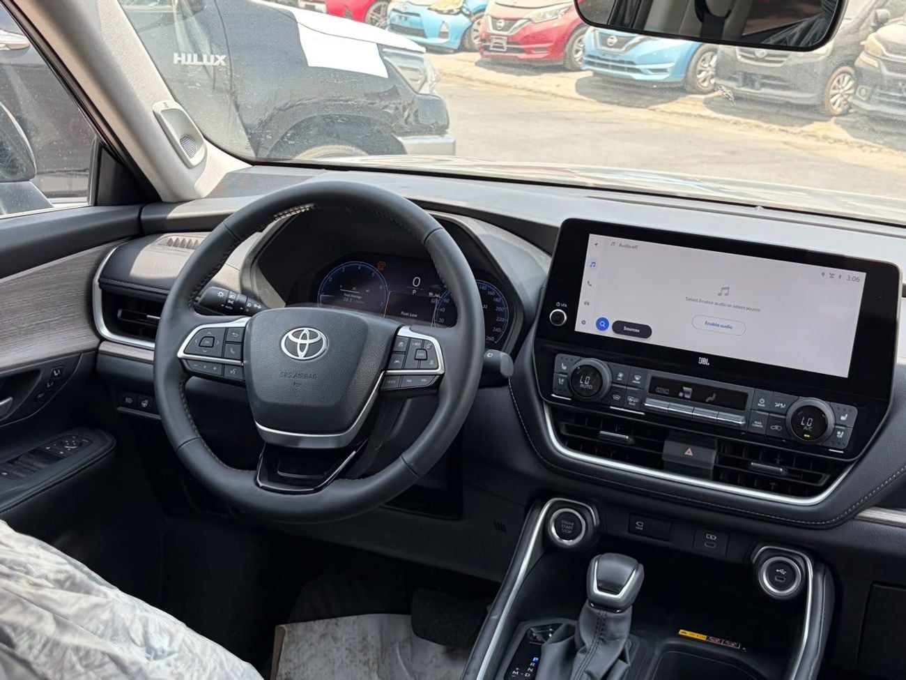 Toyota Highlander Limited Edition 2.5L V4 Petrol | Radar | Power with Leather Seats | Blind Spot | 360* Camera | Canadian Specs