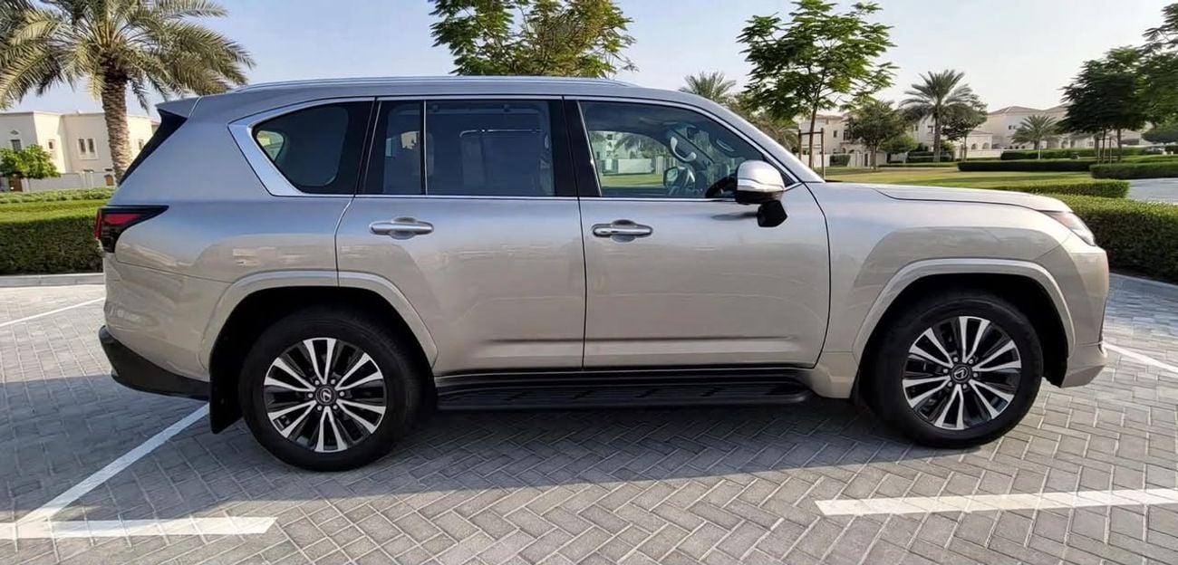 Lexus LX600 PRESTIGE