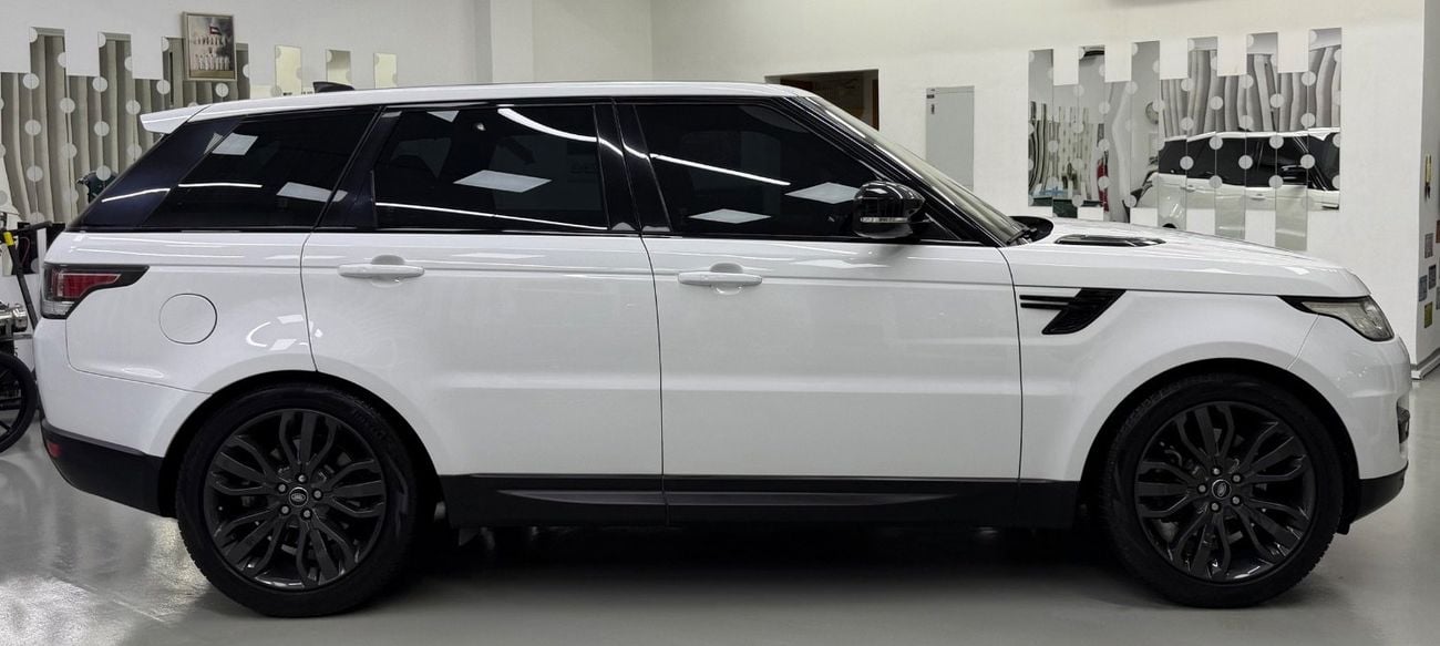 Land Rover Range Rover Sport HSE DYNAMIC GCC.. Dynamic .. V6 .. Perfect Condition