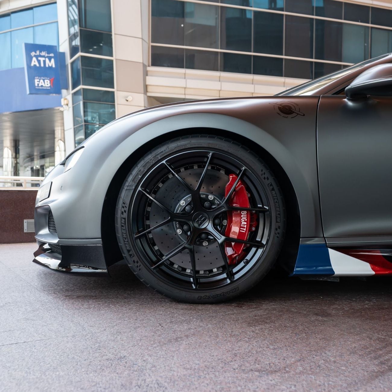 بوغاتي شيرون 2021 BUGATTI CHRION (1 OF 20) DONE 6000KM (4 YEARS WARRANTY+ SERVICE)