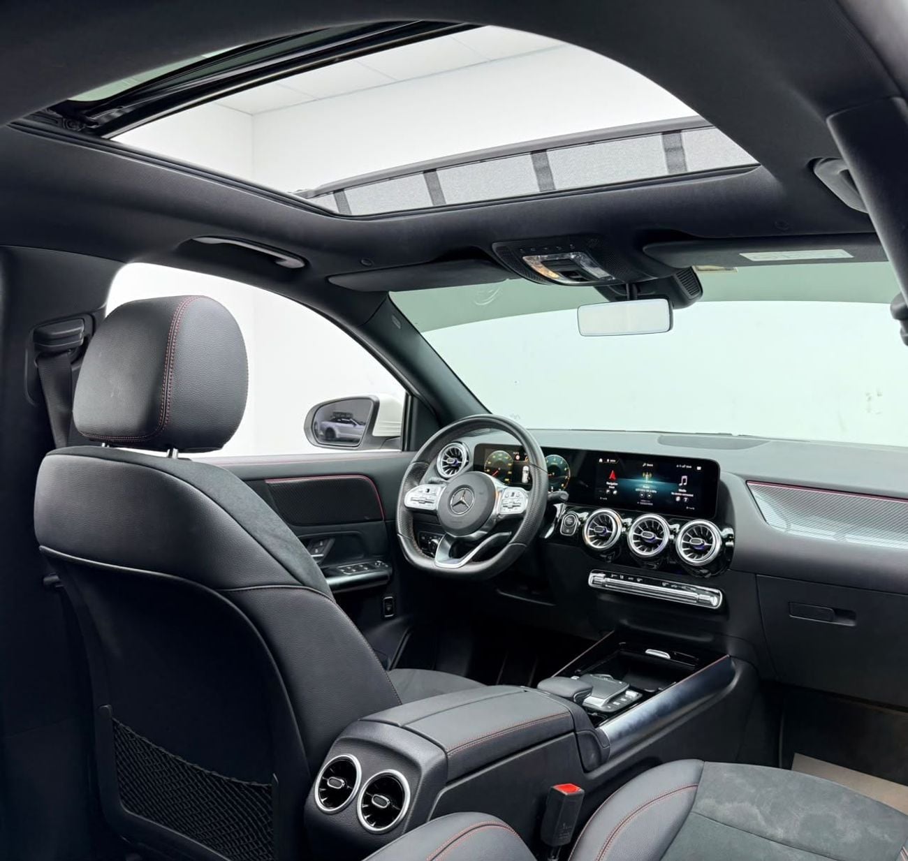 Mercedes Benz GLA 200 STANDARD 2022 Mercedes-Benz GLA 200, Agency Warranty+Service Contract+Full Service History, GCC Specs.