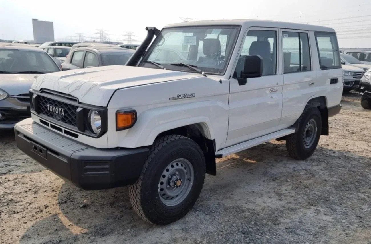 تويوتا لاند كروزر 70 76 SERIES TOYOTA LAND CRUISER 76 SERIES | 4.2L V6 DIESEL | LEATHER SEATS | DIFF LOCK | 5 DOORS | MY2025