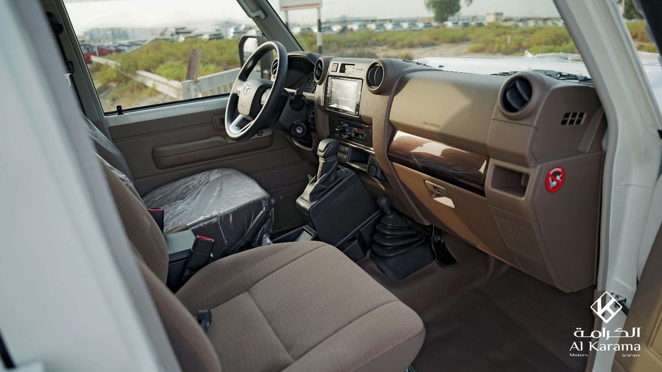 Toyota Land Cruiser Pick Up LC79 2.8L DC LC79 - 2.8L Diesel - Automatic Transmission - Diff Lock - Power Window & Mirror - GCC Specs