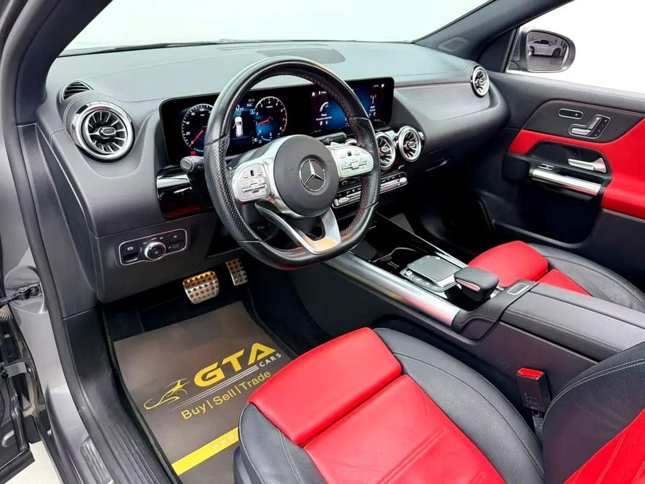 Mercedes Benz GLA 200 GLA200, MB Warranty, MB Service Pack, Fully Loaded, GCC
