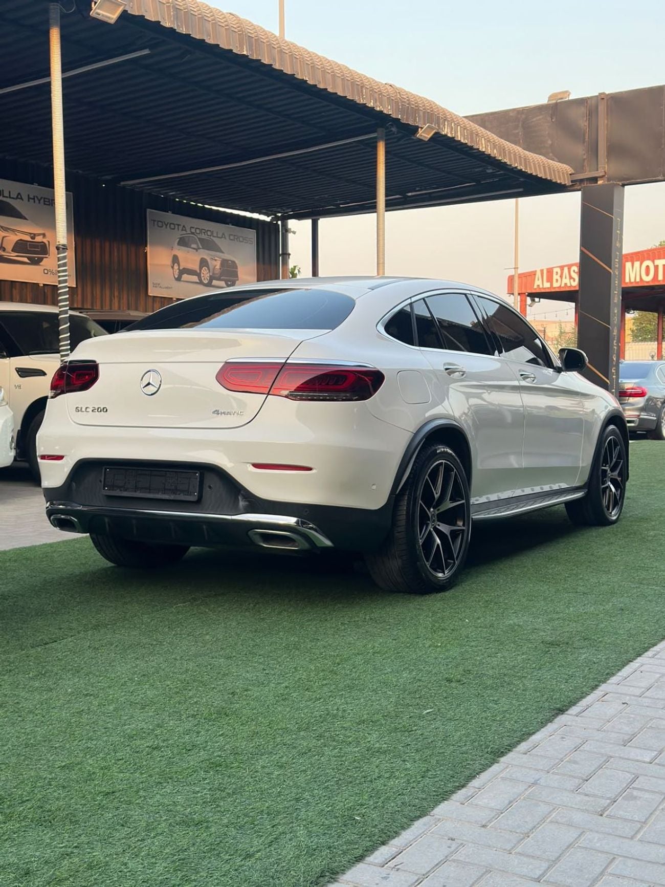 Mercedes Benz GLC200 STANDARD