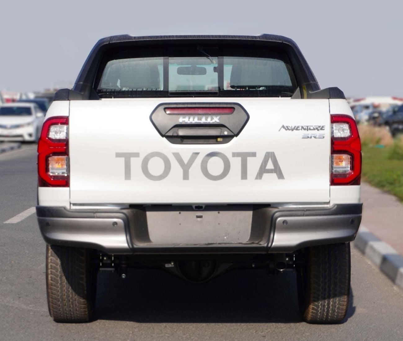 Toyota Hilux ADVENTURE TOYOTA Hilux Adventure 4.0 Petrol AT GCC Specs - TOYOTA HILUX ADVENTURE 4.0L ESSENCE AT — SPÉCIFICAT