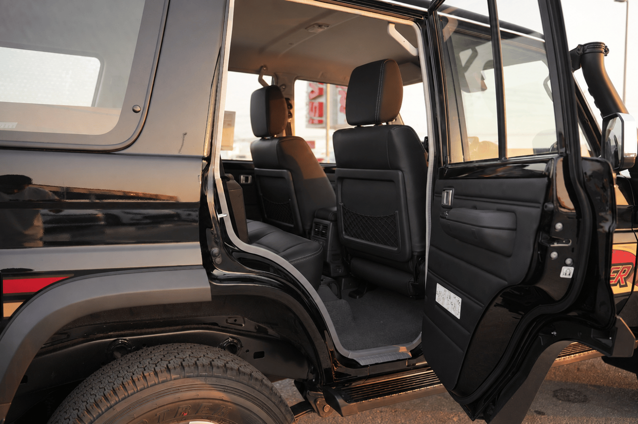 Toyota Land Cruiser 70 LC76 LX