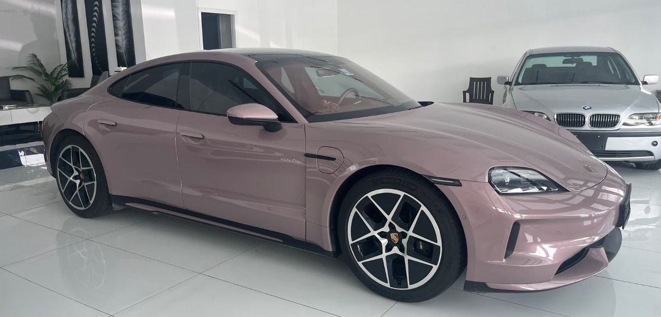 Porsche Taycan STANDARD As good as new