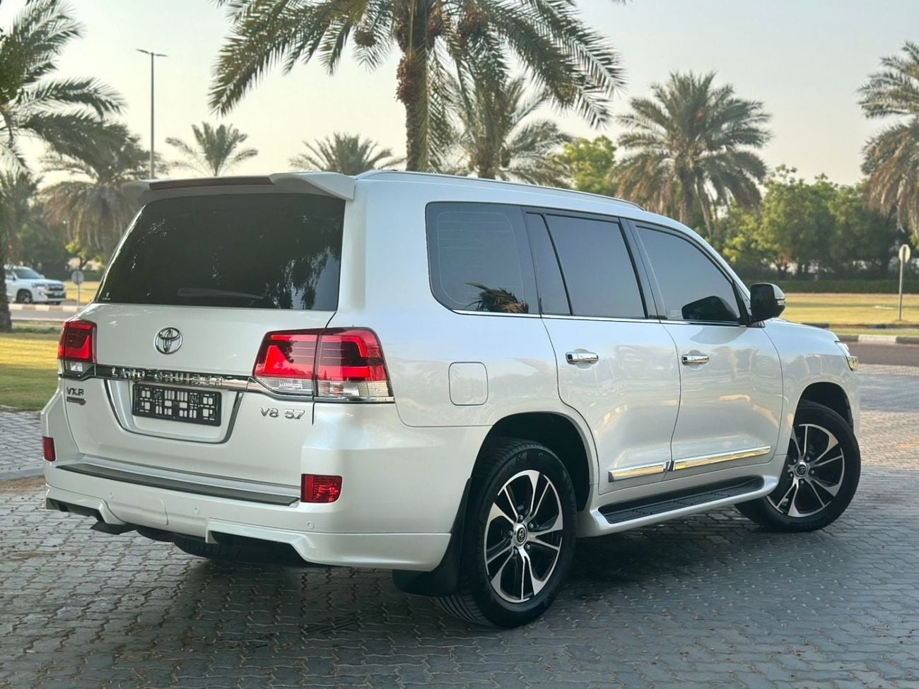 Toyota Land Cruiser VXR