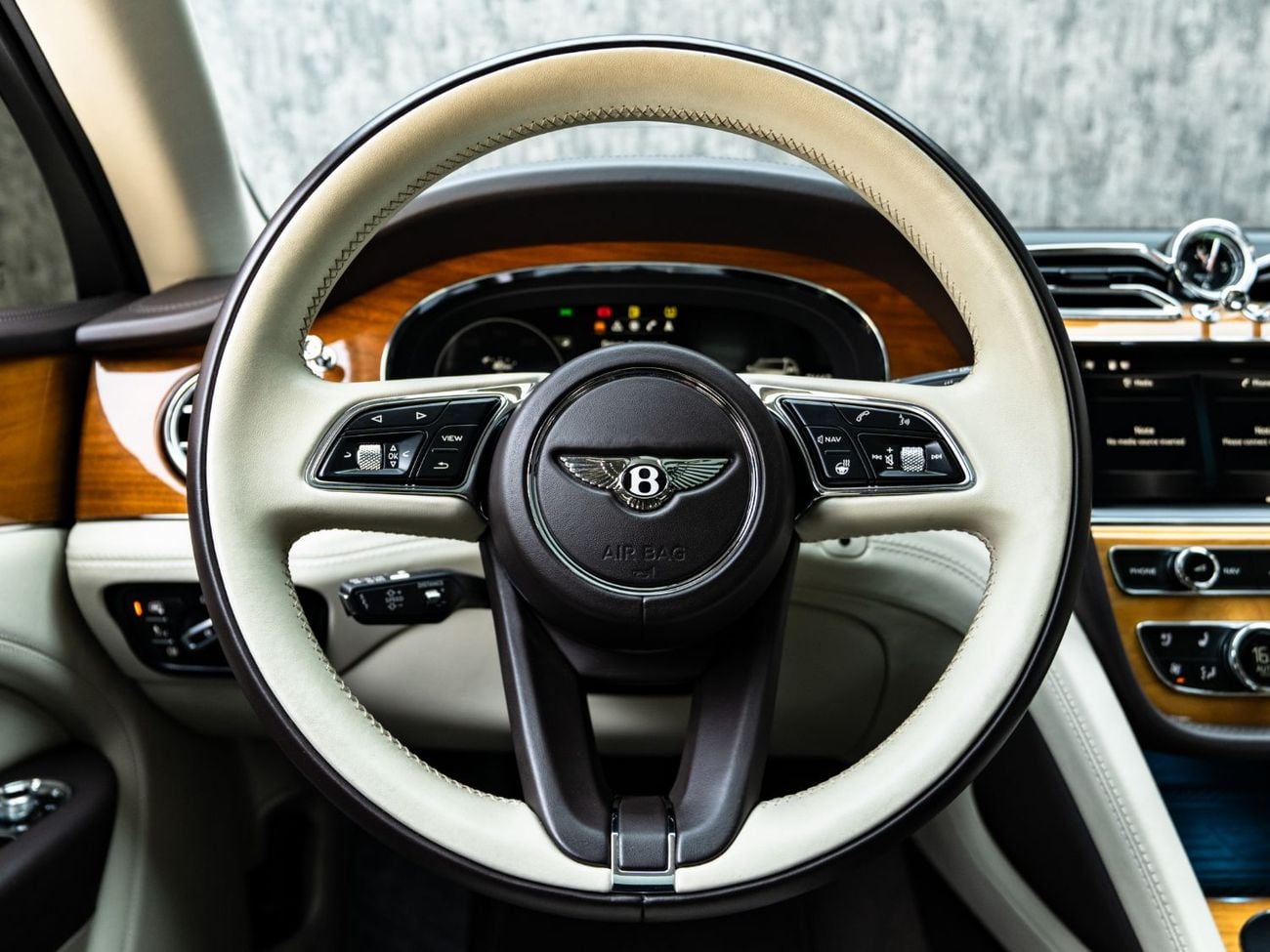 Bentley Bentayga STANDARD BUY NOW, PAY 2027 | THE BLACKLINE STANDARD | 2022 Bentley Bentayga, 4.0TC V8, 4WD, 542bhp, 8 Speed A