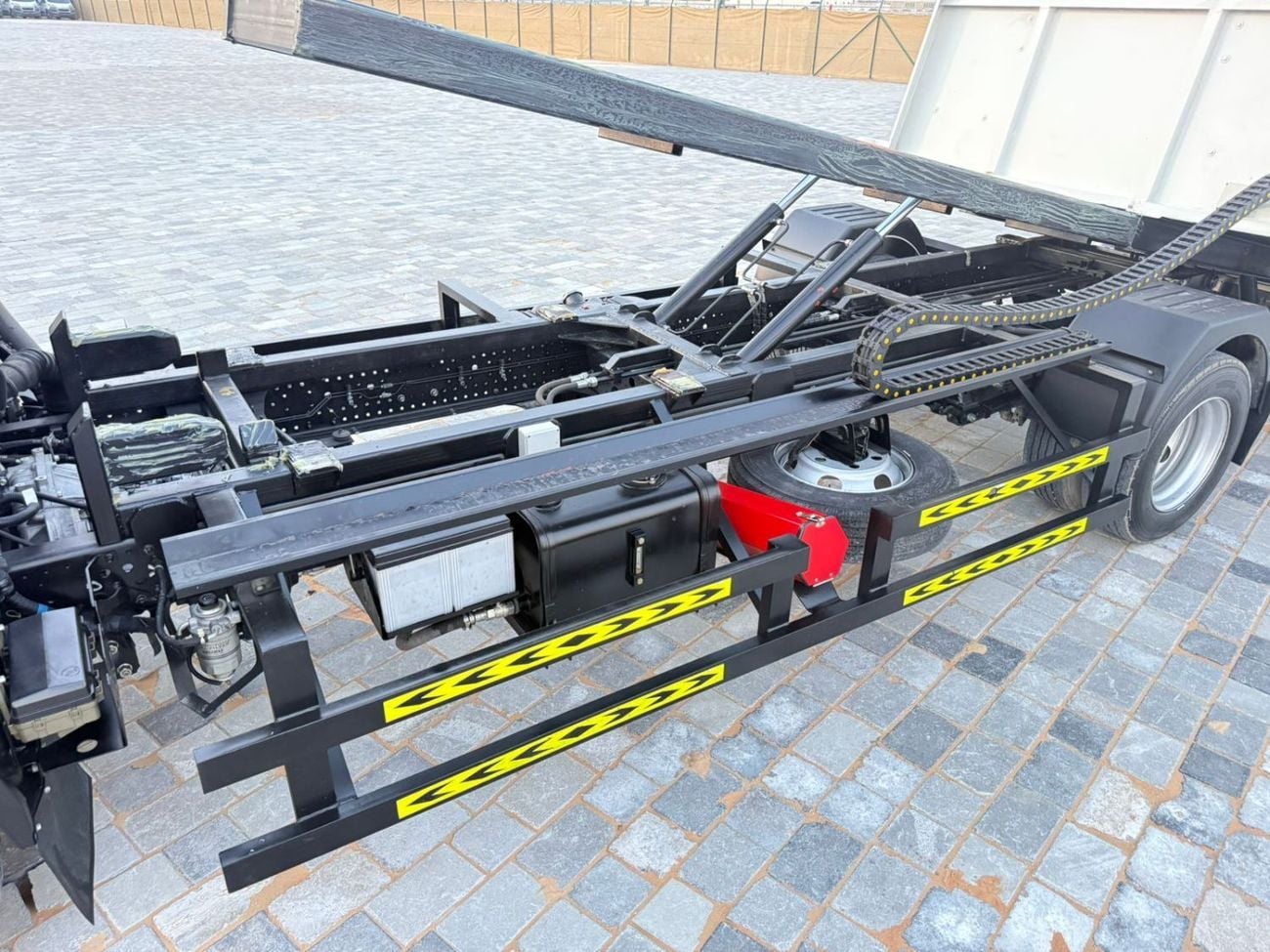 Isuzu NPR 85