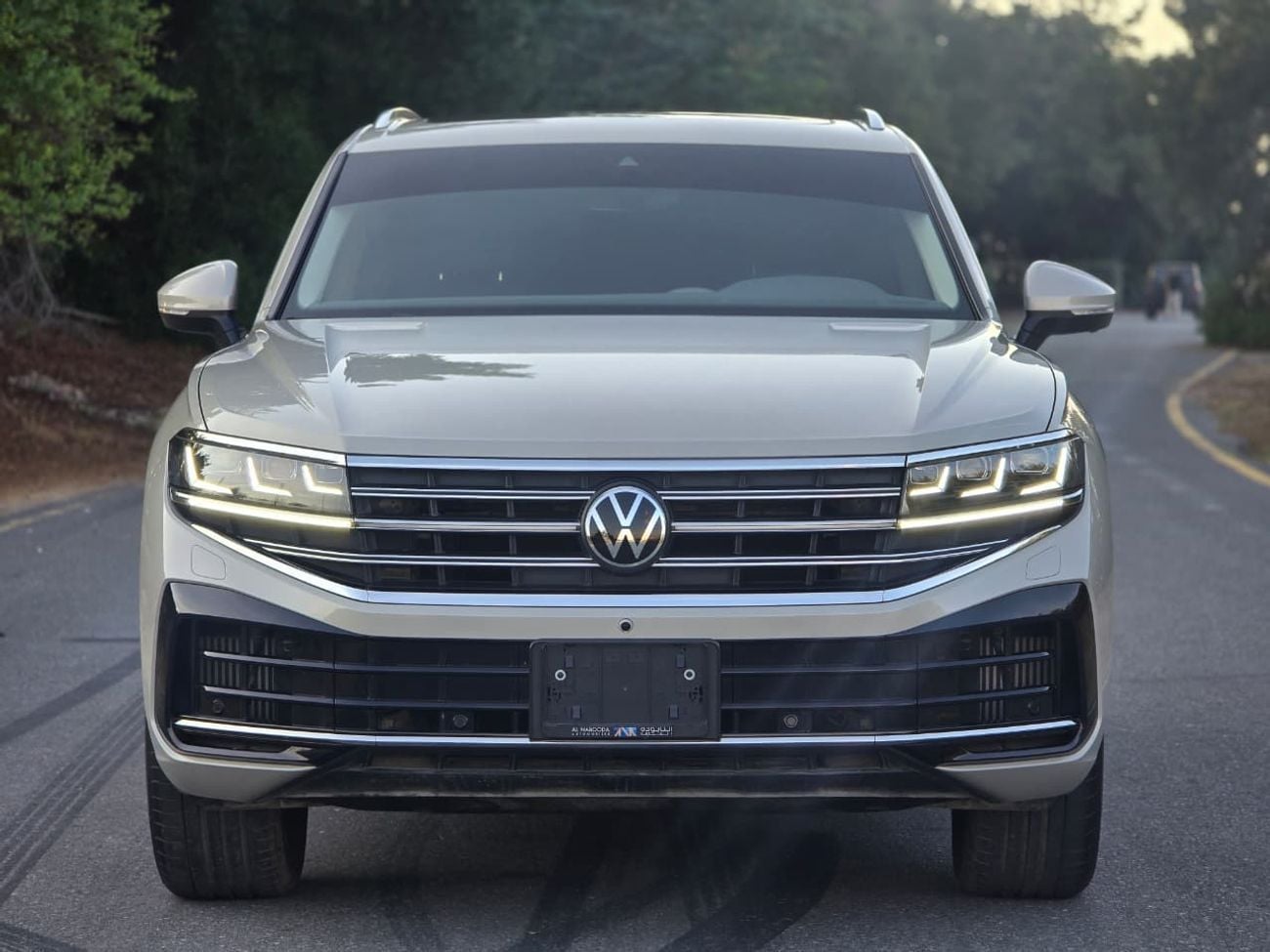 Volkswagen Touareg ELEGANCE HL 3.0L VOLKSWAGEN TOUAREG 2024 GCC // UNDER WARRNTY // LOW MILEAGE // PERFECT CONDITION