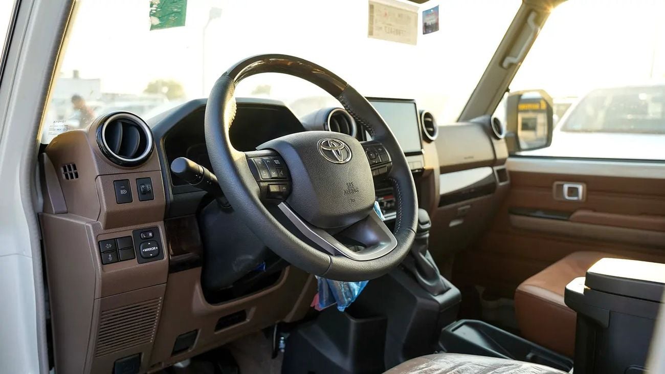 Toyota Land Cruiser 70 LC76 LX 4.0L A/T GCC Specs SAUDI