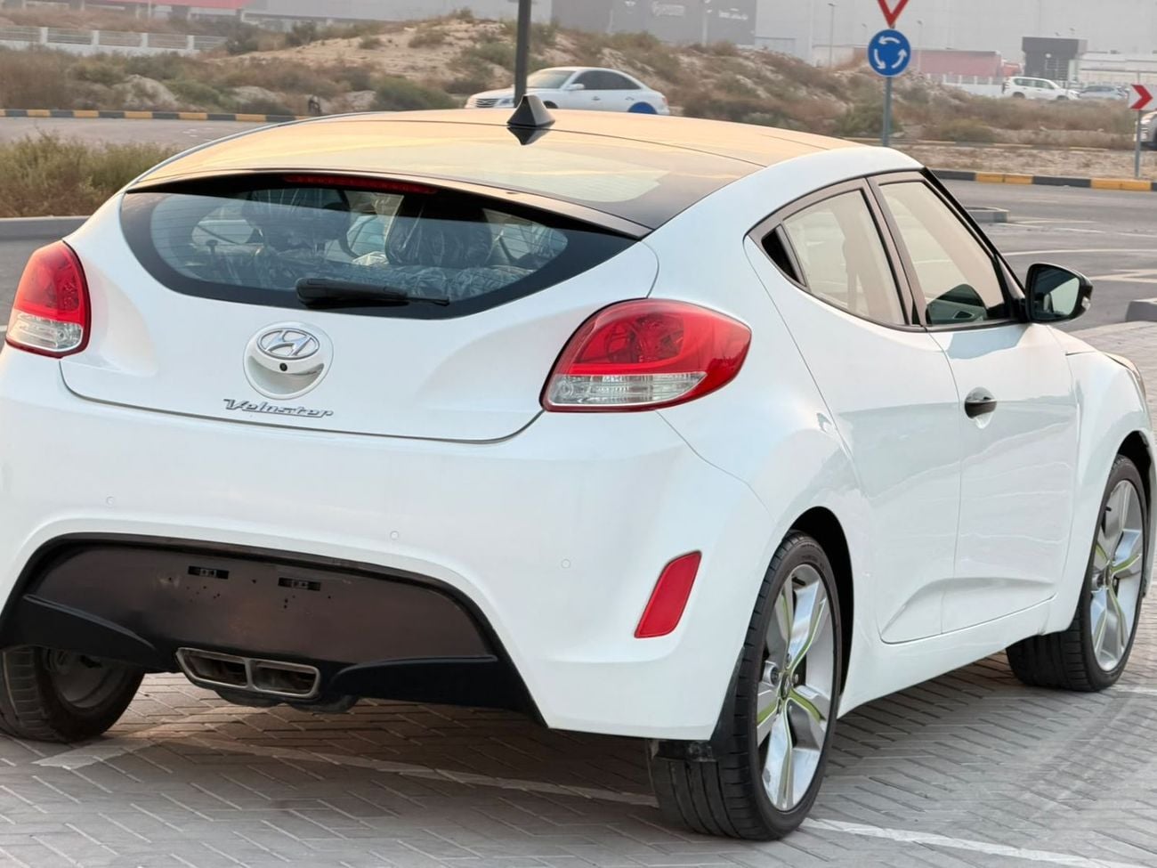 هيونداي فيلوستر GLS SR بانوراما بحاله ممتازه 1.6 سي سي