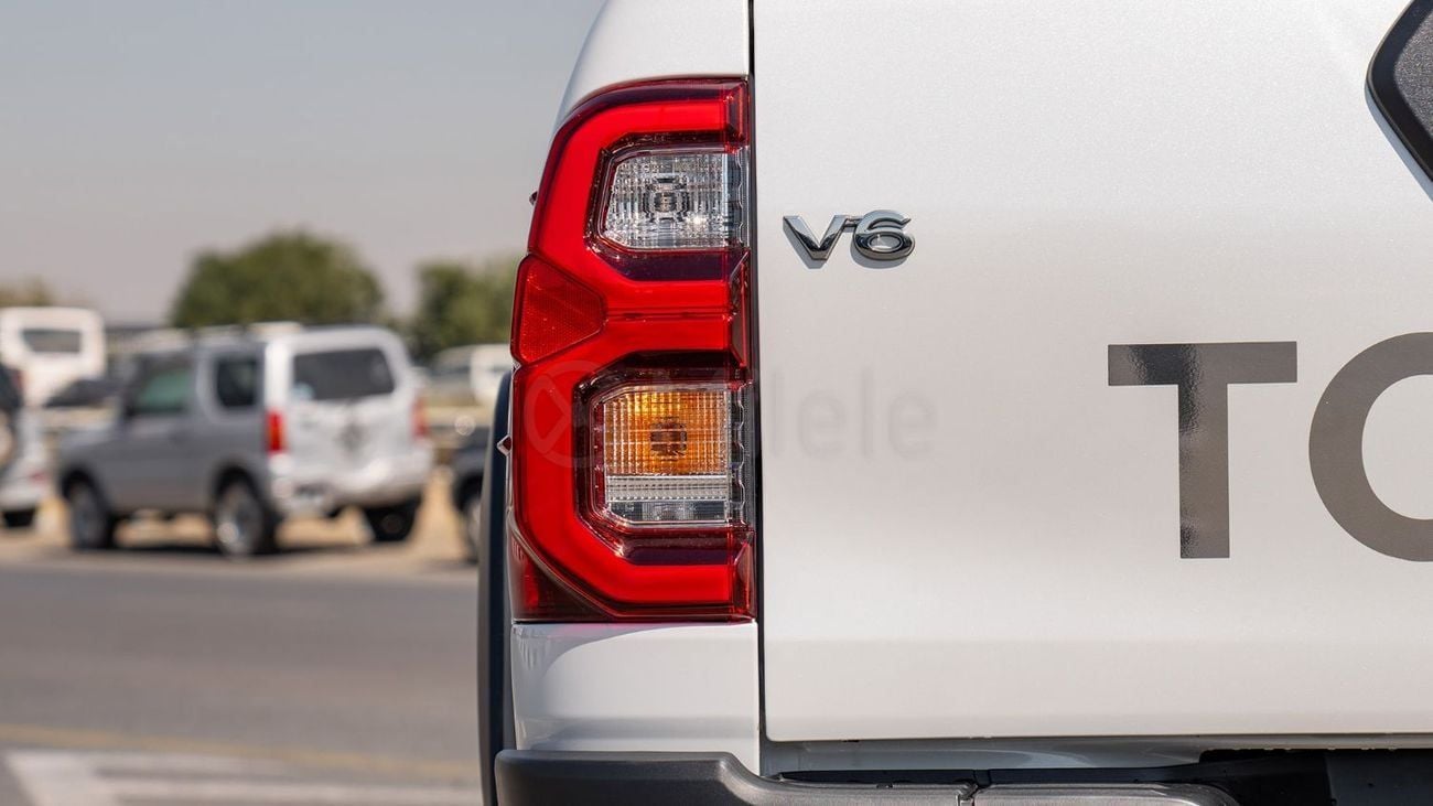 تويوتا هيلوكس ADVENTURE | 2-YEAR WARRANTY + SERVICE AVAILABLE | IN-HOUSE FINANCING | 0% DOWNPAYMEN