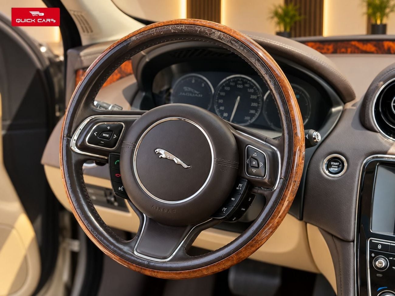 جاكوار XJ لاكجوري قاعدة عجلات طويلة