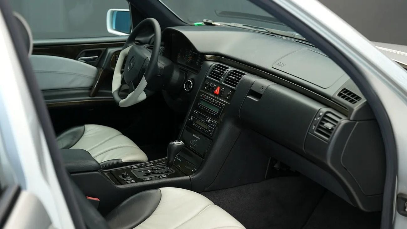 Mercedes Benz E500 E50 AMG (W210)
