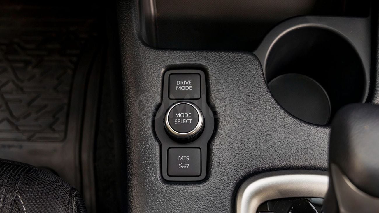 Toyota Hilux HILUX DC 2.8 DIESEL MEV AT 4WD | 2-YEAR WARRANTY + SERVICE AVAILABLE | IN-HOUSE FINANCING | 0% DOWN