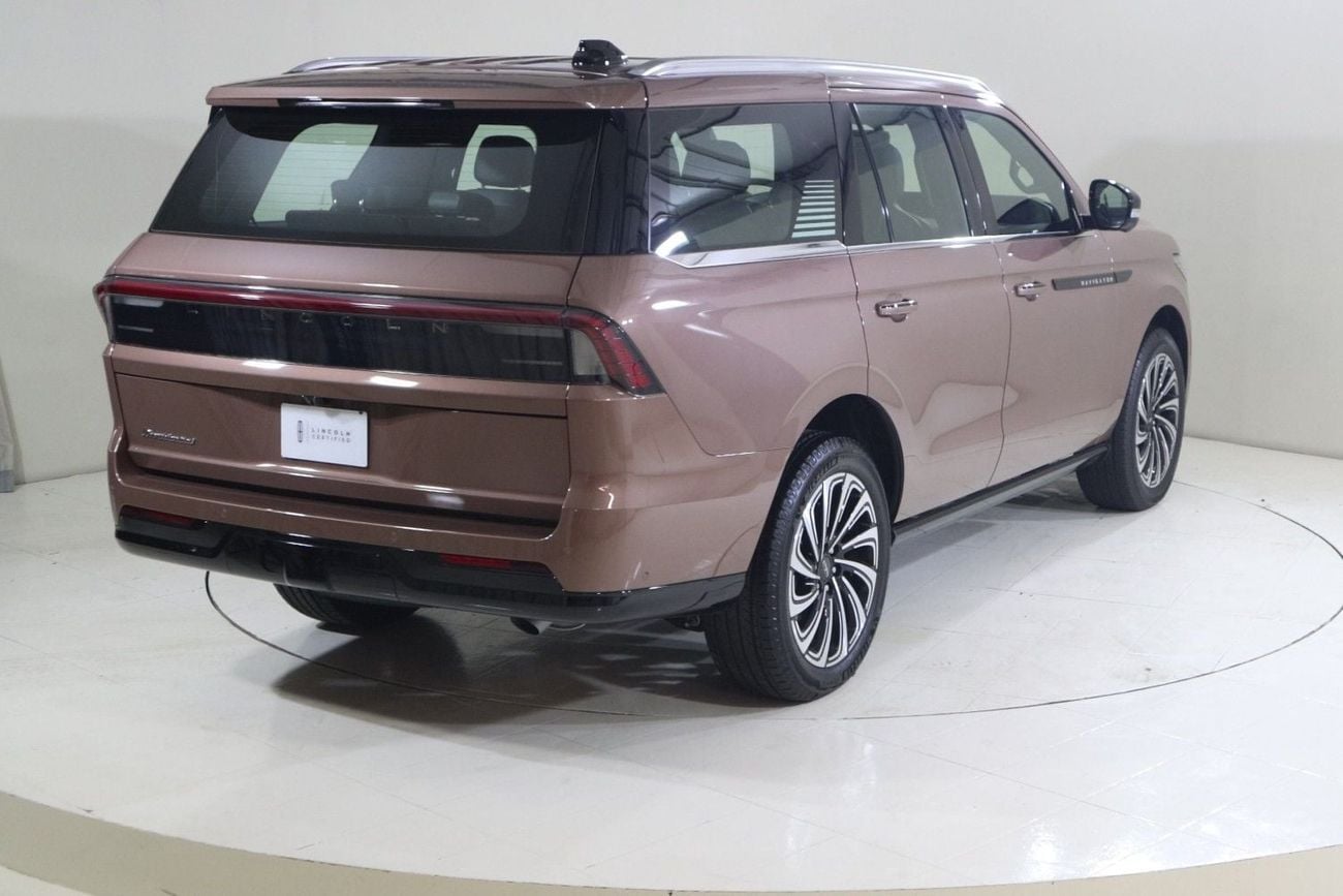 لينكولن نافيجاتور PRESIDENTIAL NV-N1925/AL TAYER MOTORS/AL QOUZ SHOWROOM