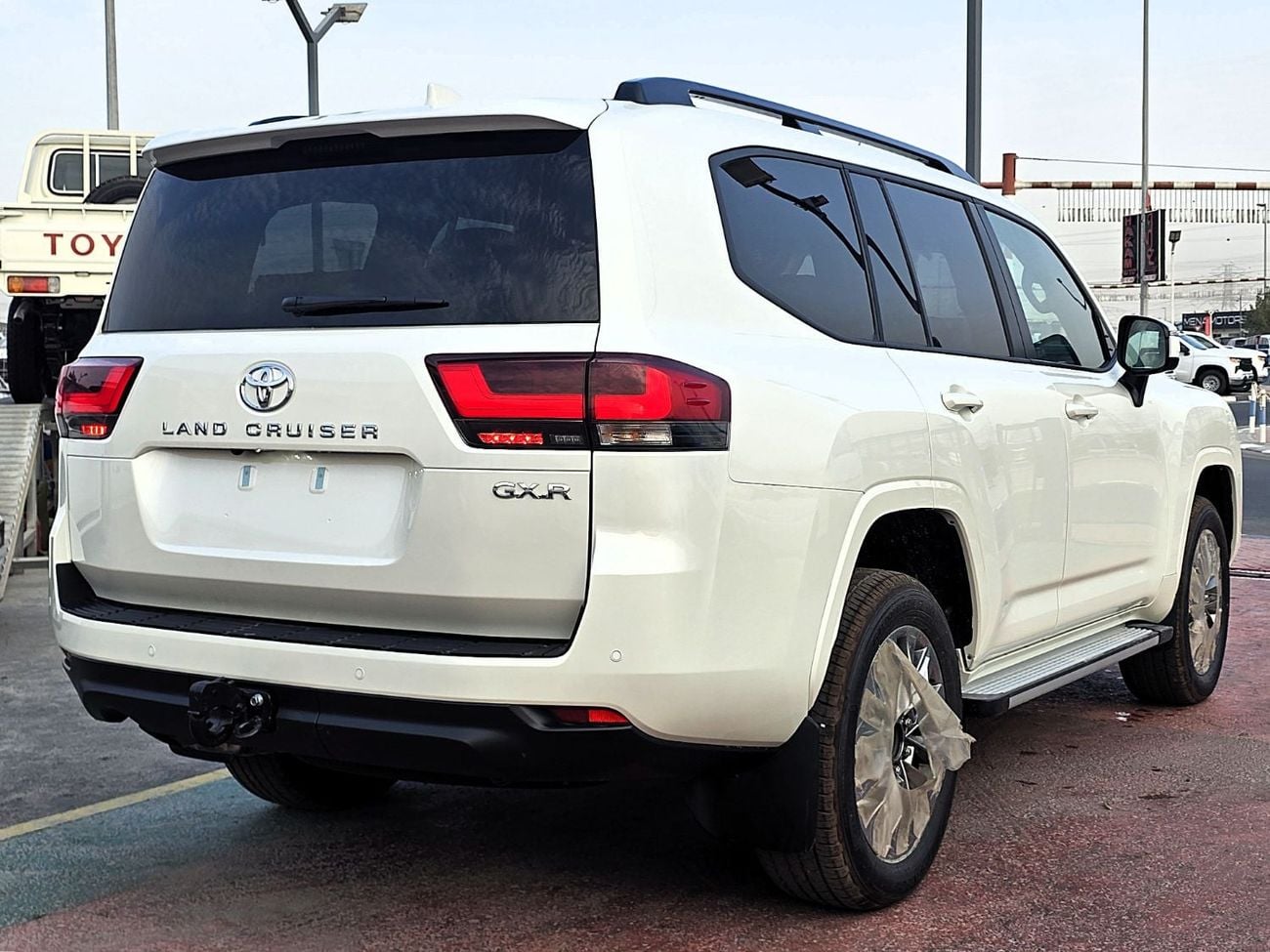 Toyota Land Cruiser GXR Toyota Land Cruiser GXR 4.0L petrol 2026 white color