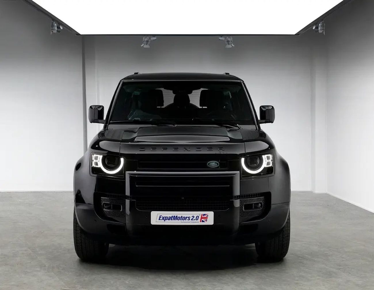 لاند روفر ديفندر Warranty until • FDSH • GCC Spec