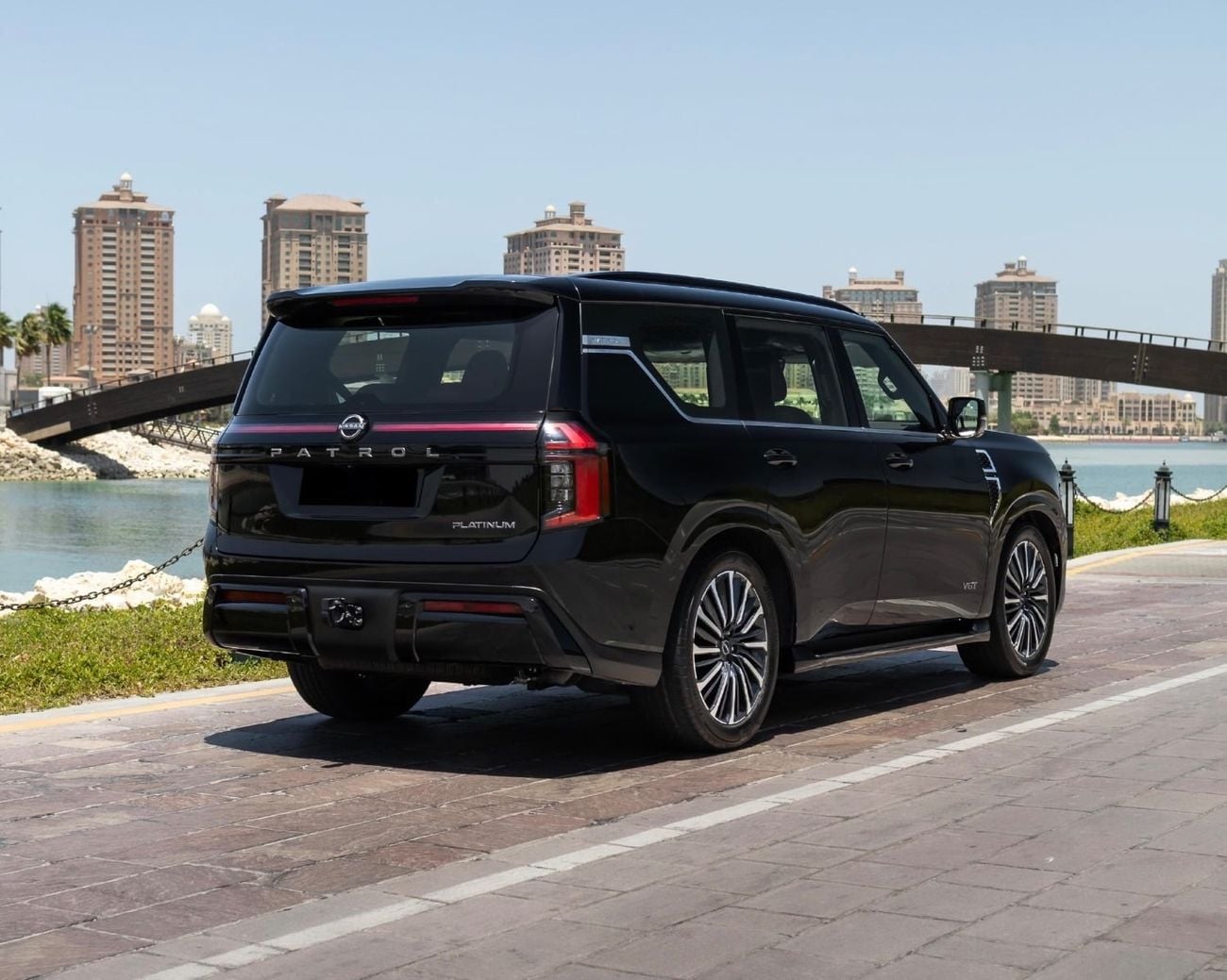 Nissan Patrol LE PLATINUM CITY PLATINUM LE 3.5 2026 BLACK/RED