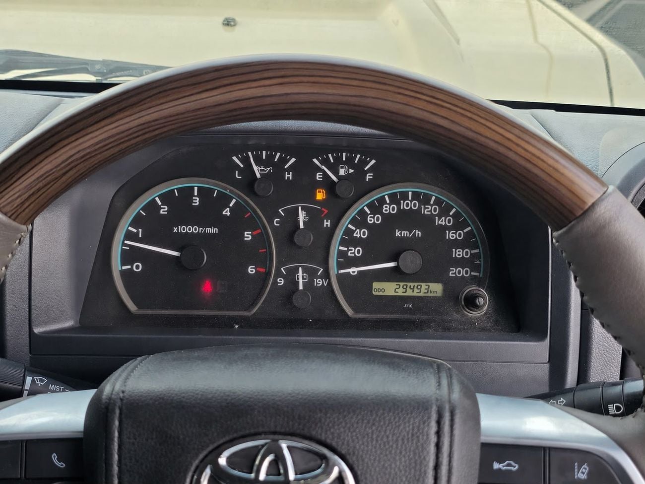تويوتا لاند كروزر بيك آب L cruiser pickup 2020 ,face lifted to 2024 model diesel v8 right hand