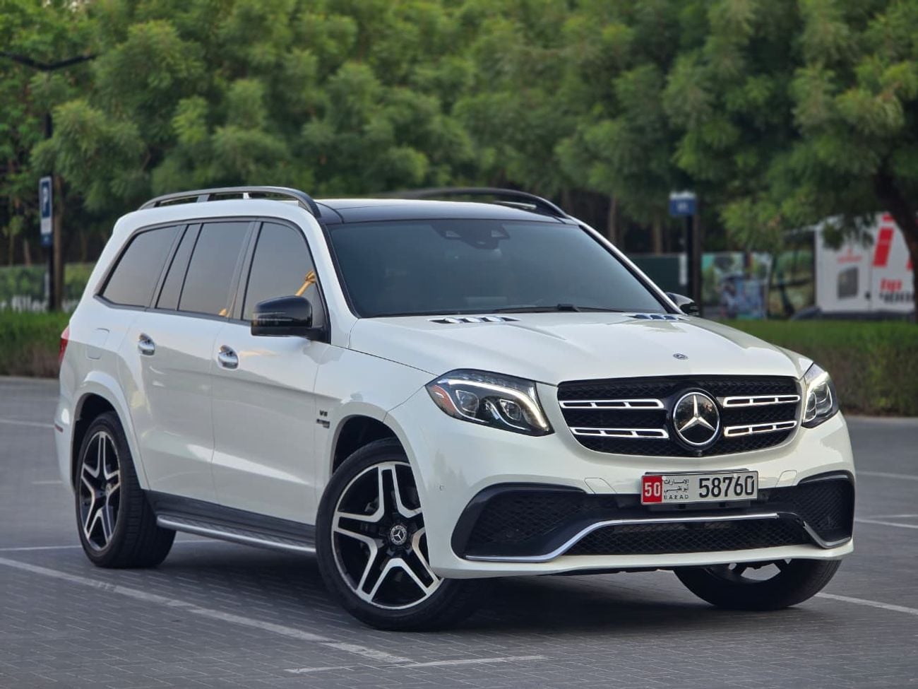 Mercedes Benz GLS500 STANDARD 2018 Mercedes-Benz GLS 550 - American Specs - Excellent Condition