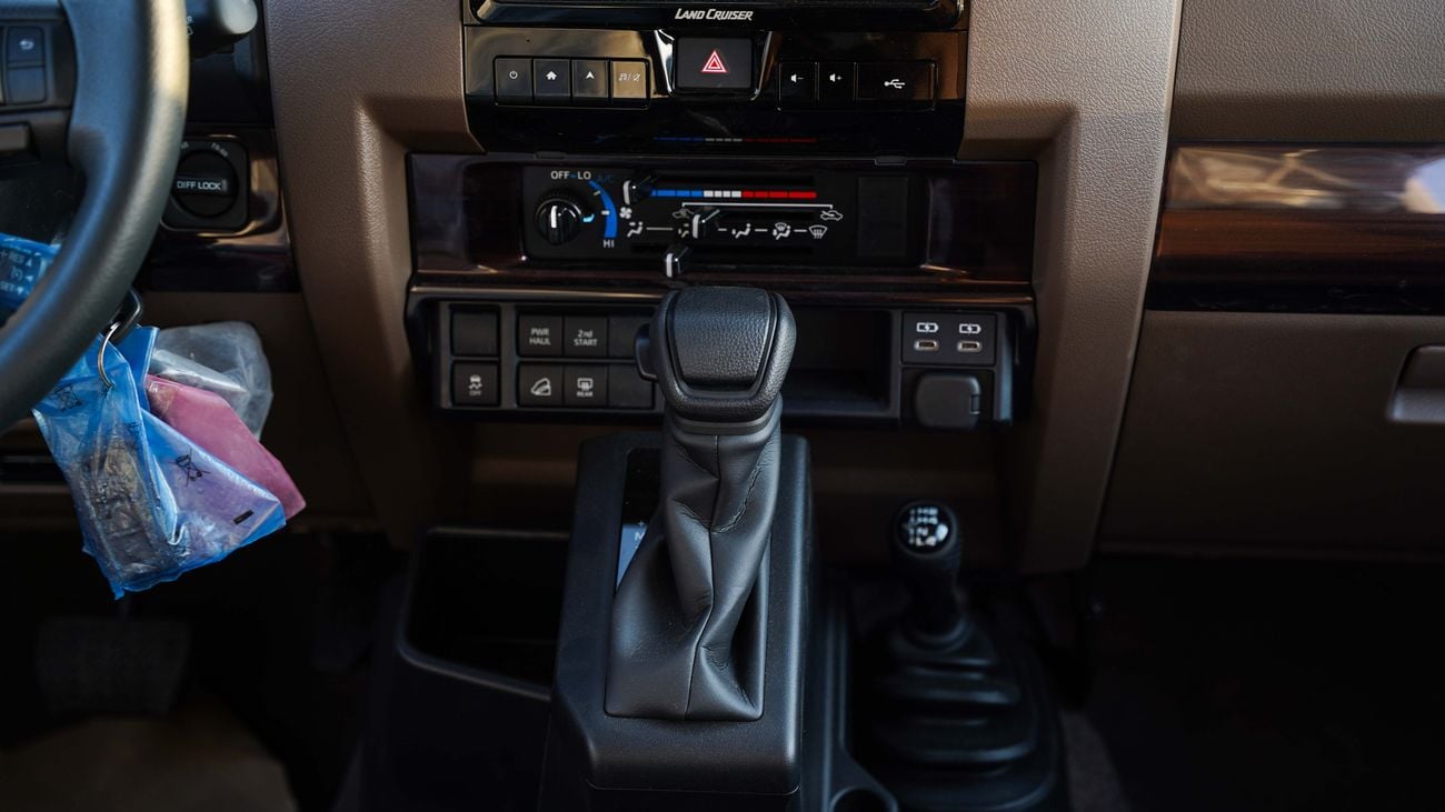 Toyota Land Cruiser 70