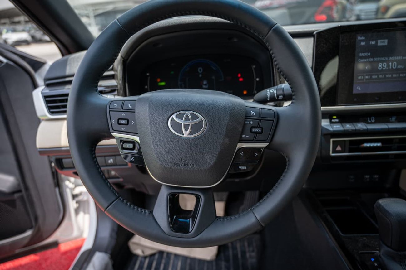 Toyota Camry E HEV 2.5L Automatic 2025