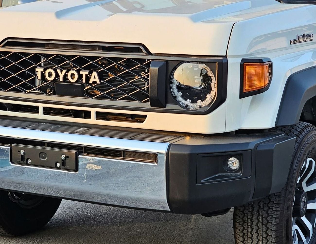 Toyota Land Cruiser 70 LC76 LX HARDTOP 5DOOR || 4.0L PETOL A/T 4WD | RADAR | DIFF-LOCK | FULL OPTION (CODE # 76PAFRE)
