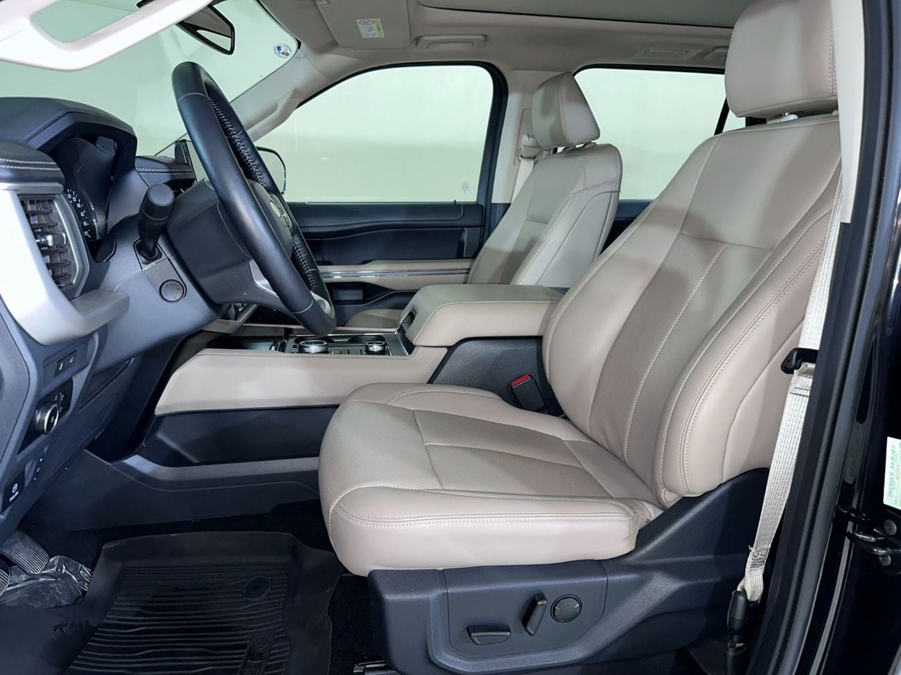 Ford Expedition XLT XT224 / AL TAYER MOTORS/AL QOUZ SHOWROOM