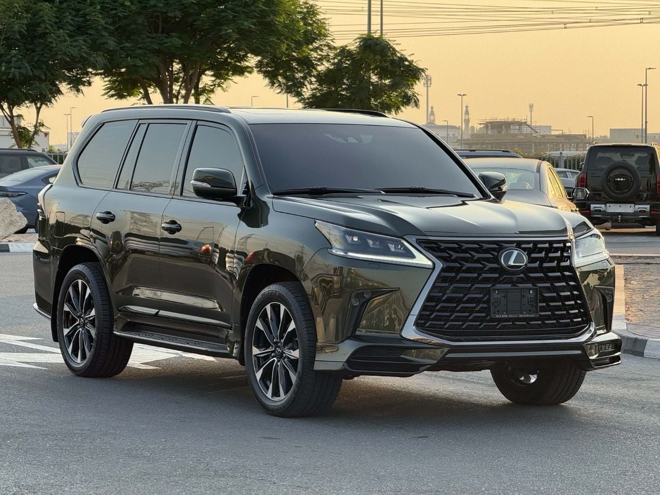 لكزس LX 570 إصدار سيجنتشر بلاك مواصفات مجلس التعاون الخليجي، نظيفة ومرتبة، قطعت مسافة أقل