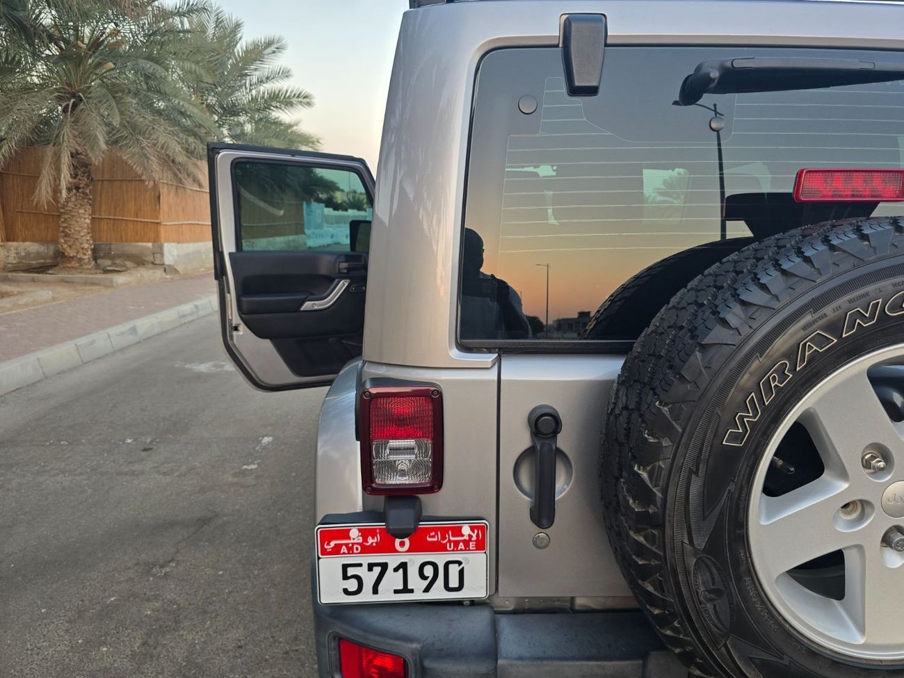 جيب رانجلر Sahara 3.6L A/T