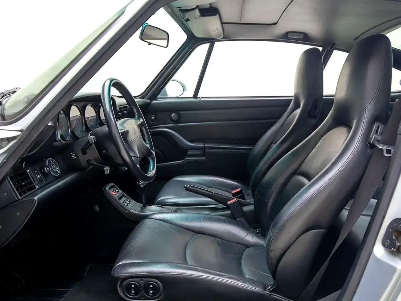 Porsche 911 CARRERA