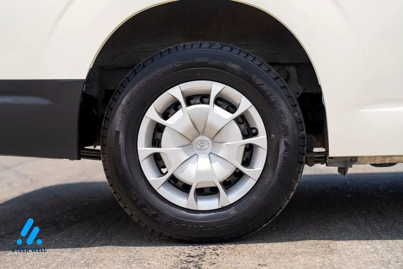 Toyota Hiace GL 2022 | H300 3.5L Petrol Manual 13-Seater Passenger Van | GCC Specs